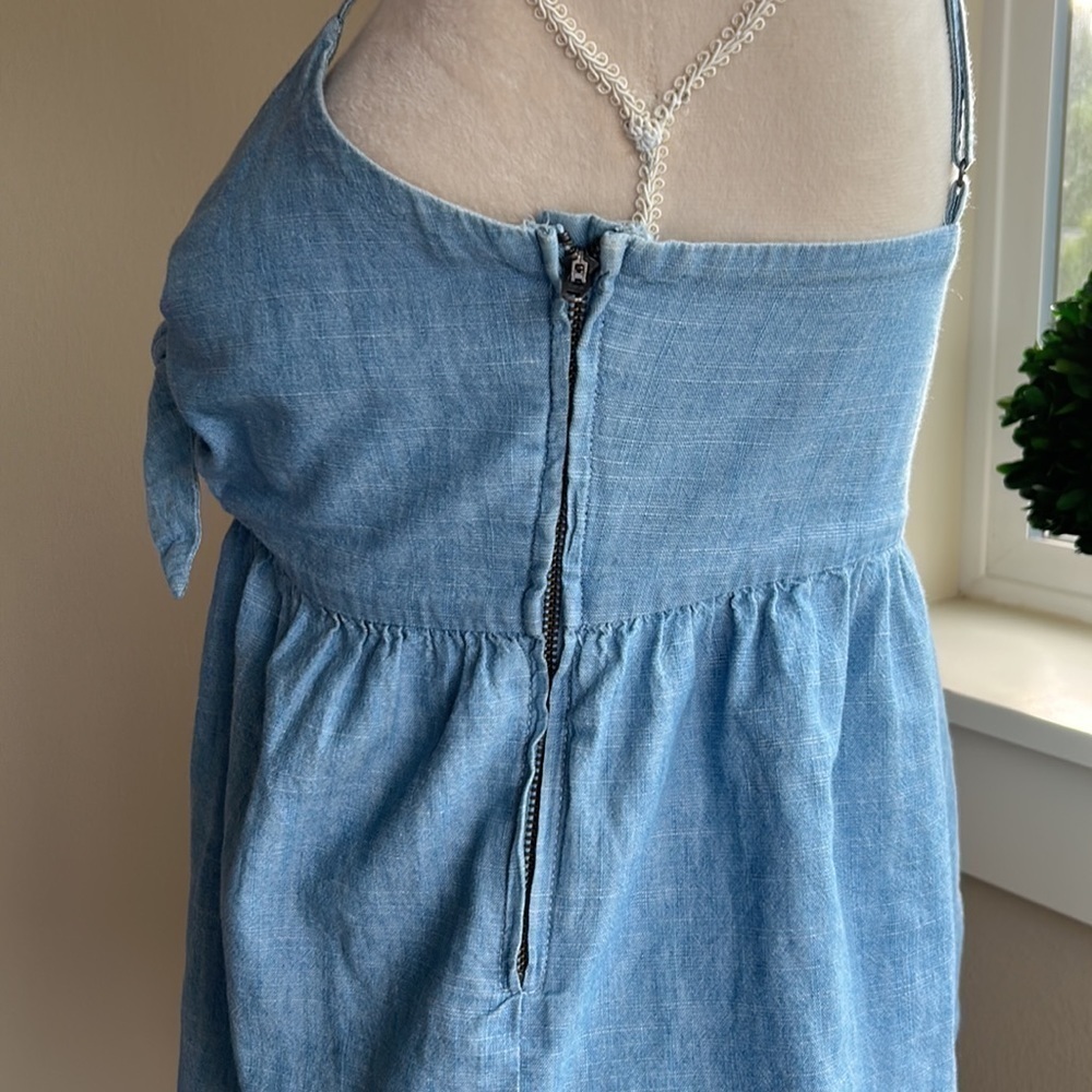 Madewell Chambray Tie-Front key hole camitop - Picture 7 of 10